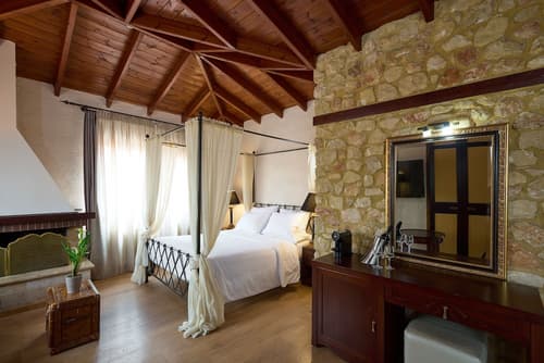 Olympus Mediterranean, Room