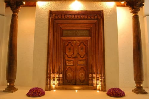 Tangerine Beach Hotel, Interior entrance