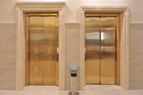 Retro Riverside Wellness Resort, Lobby