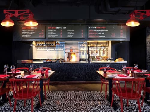 Pullman Saigon Centre, Restaurant