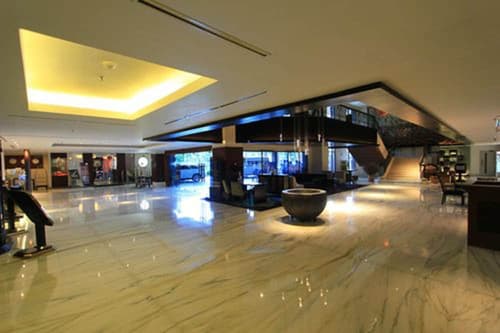 Blue Sky Hotel, Lobby