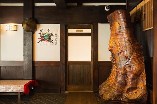 Ryokan Asunaro, Interior entrance