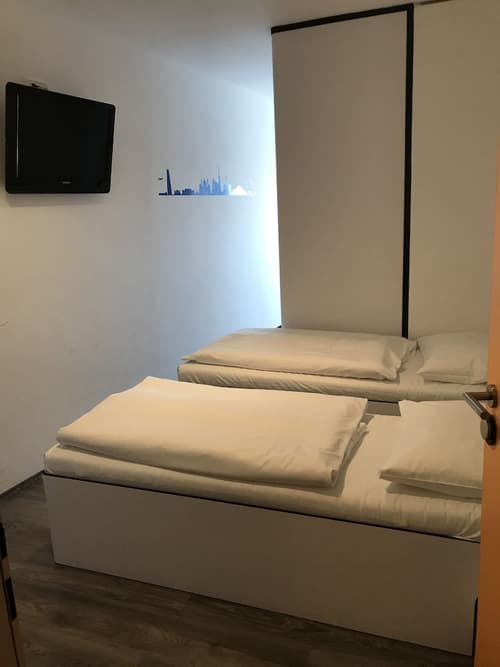 HB1 Budget Hotel - contactless check in, Room