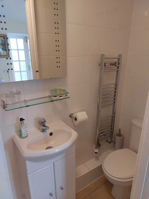 The Black Horse, Room