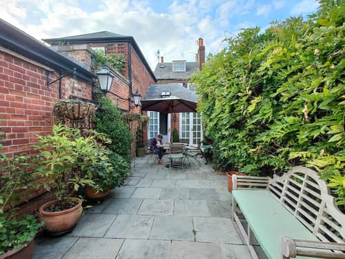 The Black Horse, Garden