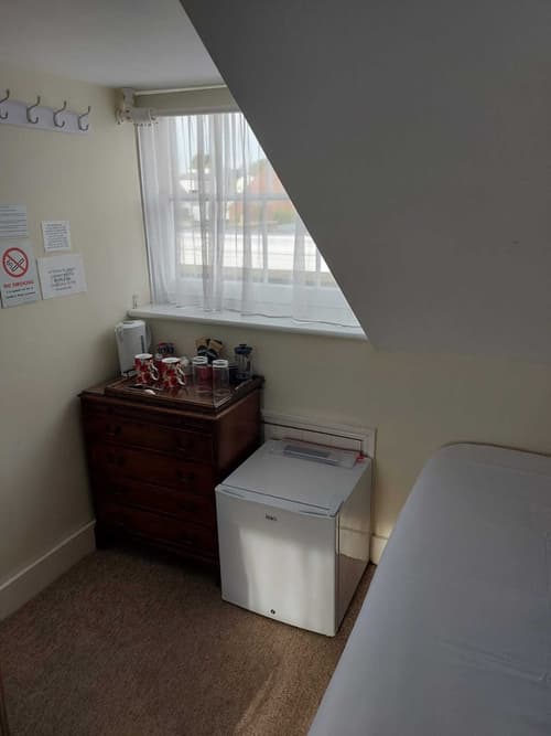 The Black Horse, Room