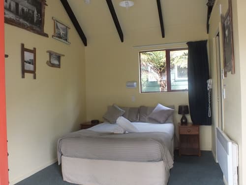 Glow Worm Accommodation - Hostel, Room