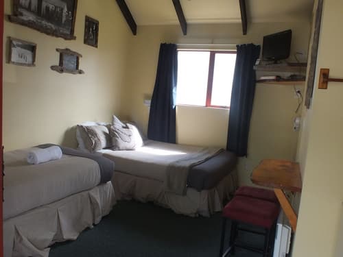 Glow Worm Accommodation - Hostel, Room