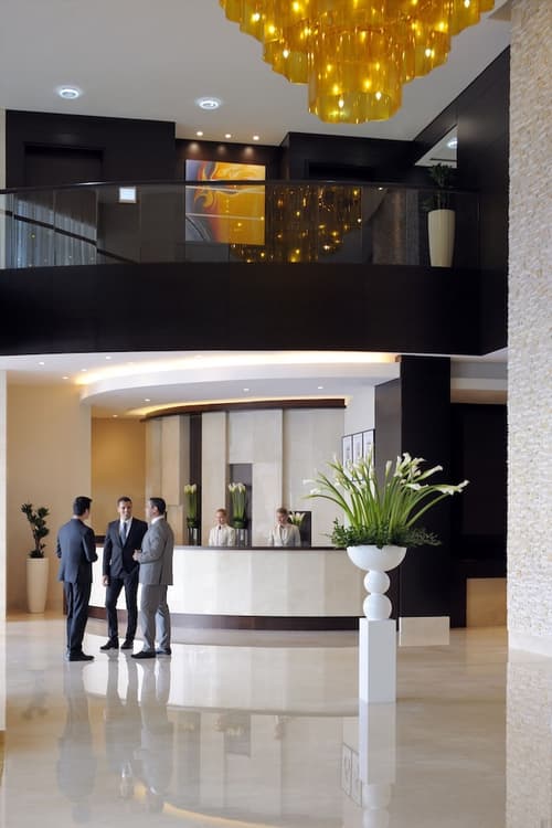 Mövenpick Hotel Jumeirah Lakes Towers, Concierge desk