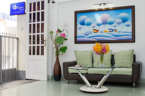 LeBlanc Saigon, Lobby sitting area