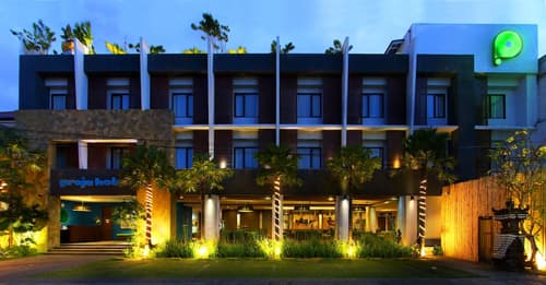 Praja Hotel, Exterior