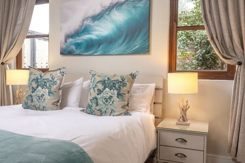 Sixteen Guest House on Main, Room