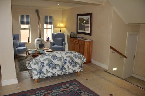 On the Cliff Guest House, Lobby sitting area