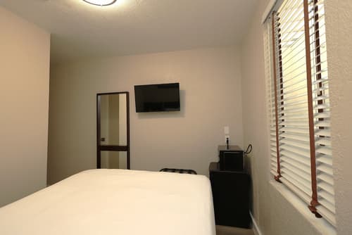 Casa Loma Hotel, Room