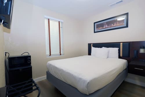 Casa Loma Hotel, Room