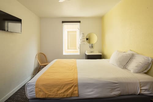 Casa Loma Hotel, Room