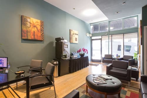 Casa Loma Hotel, Lobby sitting area