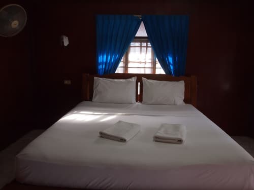 Palm Point Village, Room