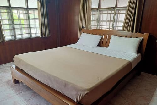 Palm Point Village, Room