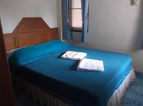 Palm Point Village, Room