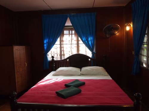 Palm Point Village, Room