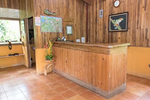 Arenal Oasis, Reception