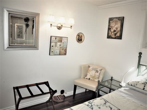 Along River Ridge, Room