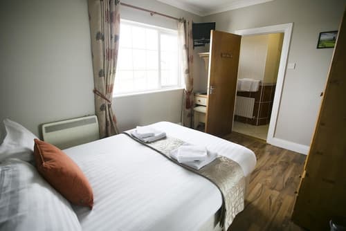 Glasha Meadows, Room