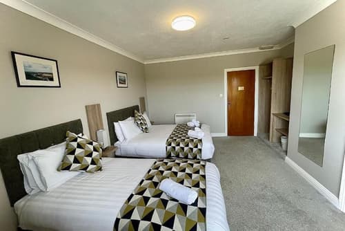 Glasha Meadows, Room