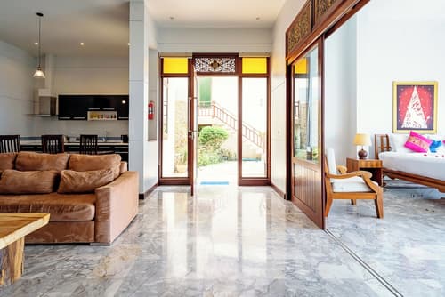 Sandalwood Luxury Villas, Interior entrance