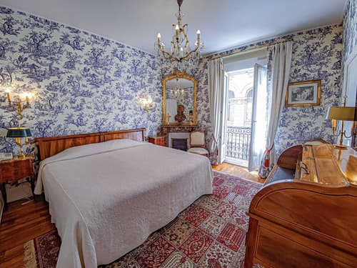 Hôtel de l'Abeille Orléans, Room