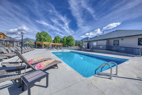 Bighorn Meadows Resort, Pool