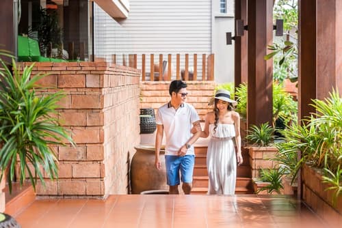 Ayrest Hotel, Interior entrance