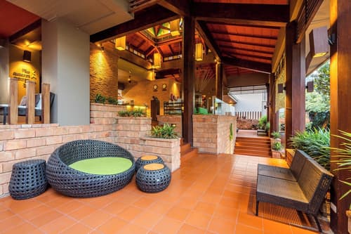 Ayrest Hotel, Lobby sitting area