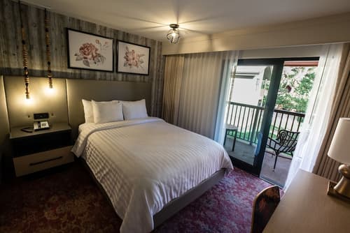 Cliffrose Springdale, Curio Collection by Hilton, Room