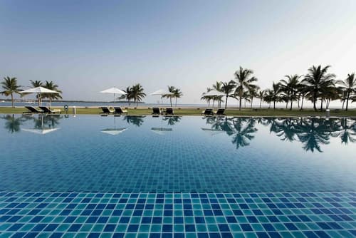 Amaya Beach Pasikudah, Pool