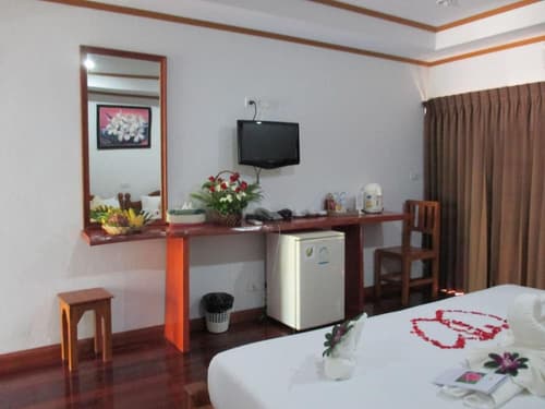 Lipa Bay Resort, Room