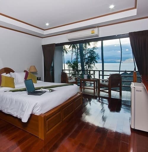 Lipa Bay Resort, Room