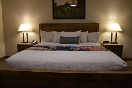 Bumbleberry Inn, Room