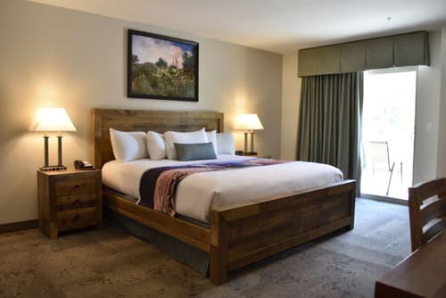 Bumbleberry Inn, Room