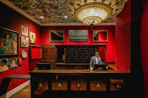 The Pontchartrain Hotel, Reception