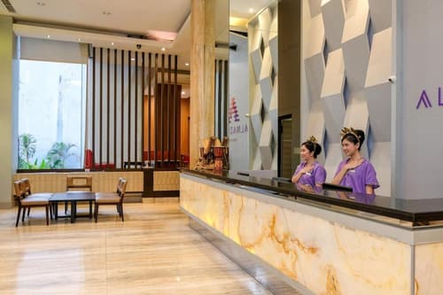 Almadera Hotel Makassar, Lobby