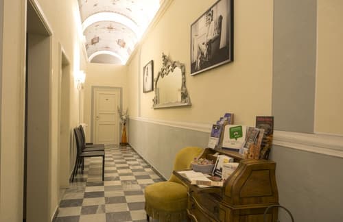 B&B Pantaneto Palazzo Bulgarini, Interior entrance