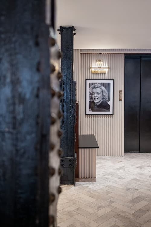 Life Hotel New York, Lobby