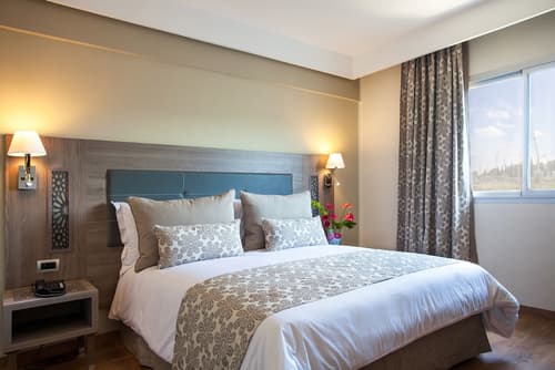 Sky Casa Airport, Room