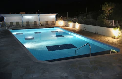 Hotel Sea Breeze, Outdoor pool