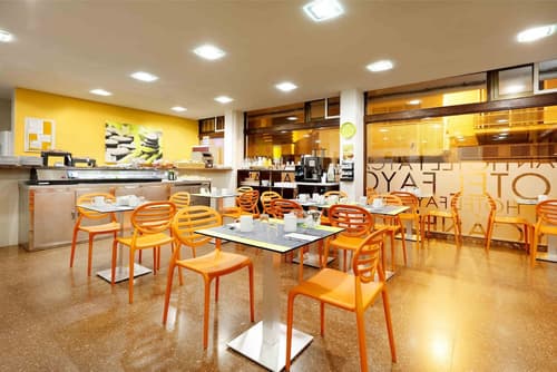 Crisol Faycán, Bar (on property)