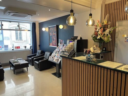 Mary's Hotel République, Primary image