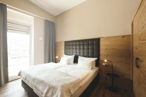 REMIND Apartments, Room