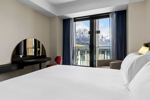 Holiday Inn Queenstown Remarkables Park by IHG, Room